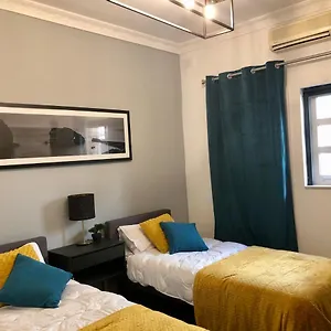 Desert Rose Quiet House 3km Away From Airport Kwatera prywatna